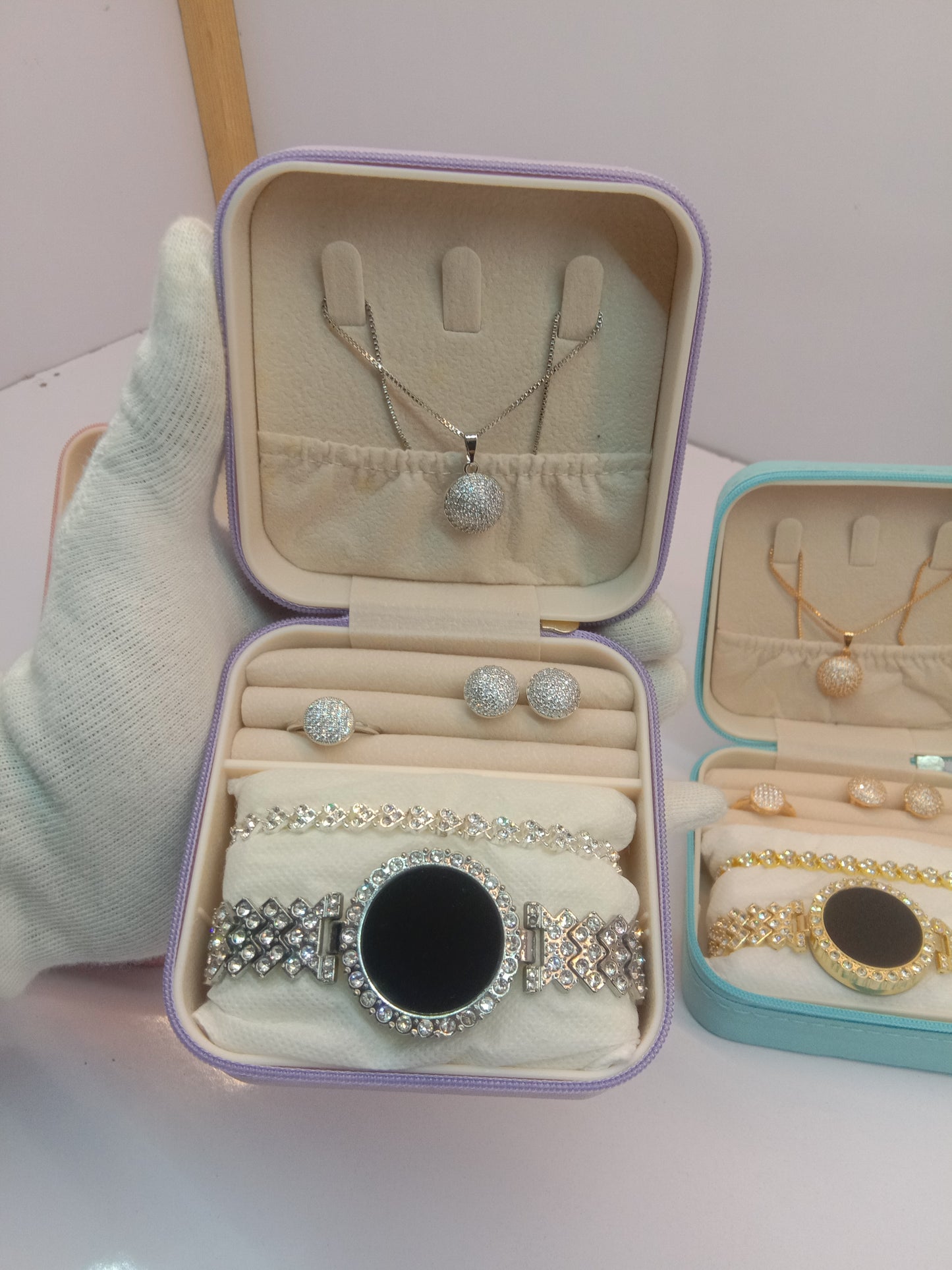 Top Trending Touch Watch With Beautiful Bracelet + Jewellery Set + Gift Box Packaging For Girls & Women